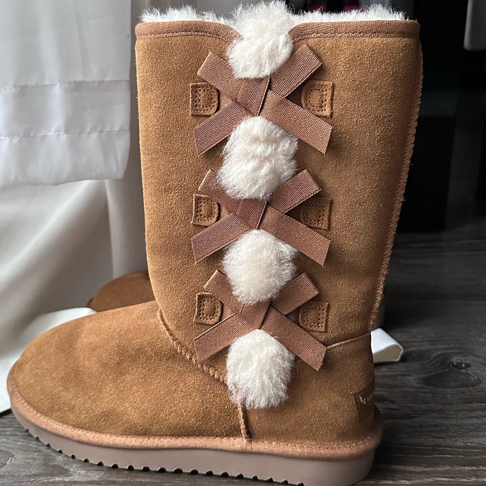 Uggs with bows
